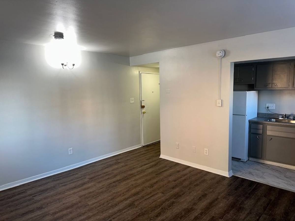 Apartment for rent at 519 S Frederick Ave, Gaithersburg, MD 20877