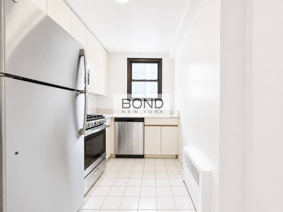 Apartment for rent at 333 E 49th St #C, New York, NY 10017