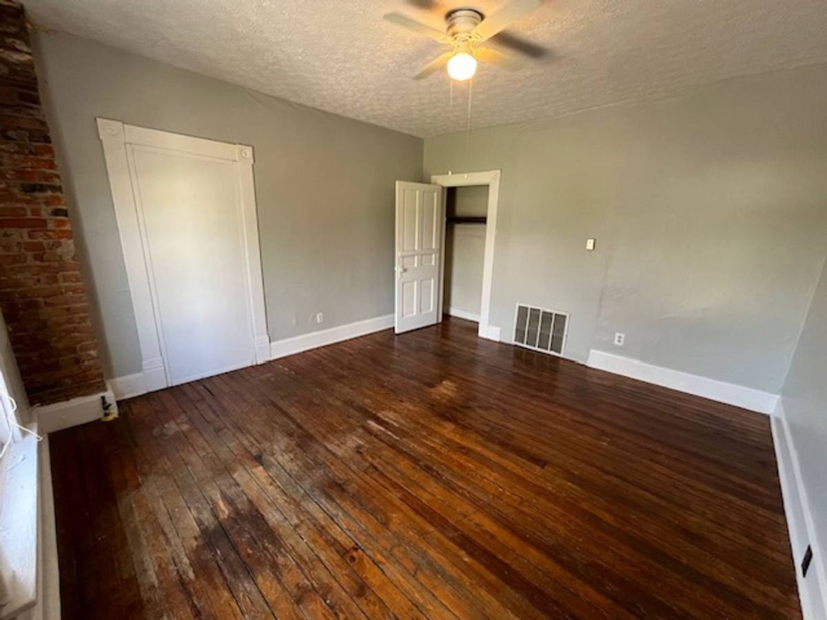 Apartment for rent at 76 Innis Ave, Columbus, OH 43207