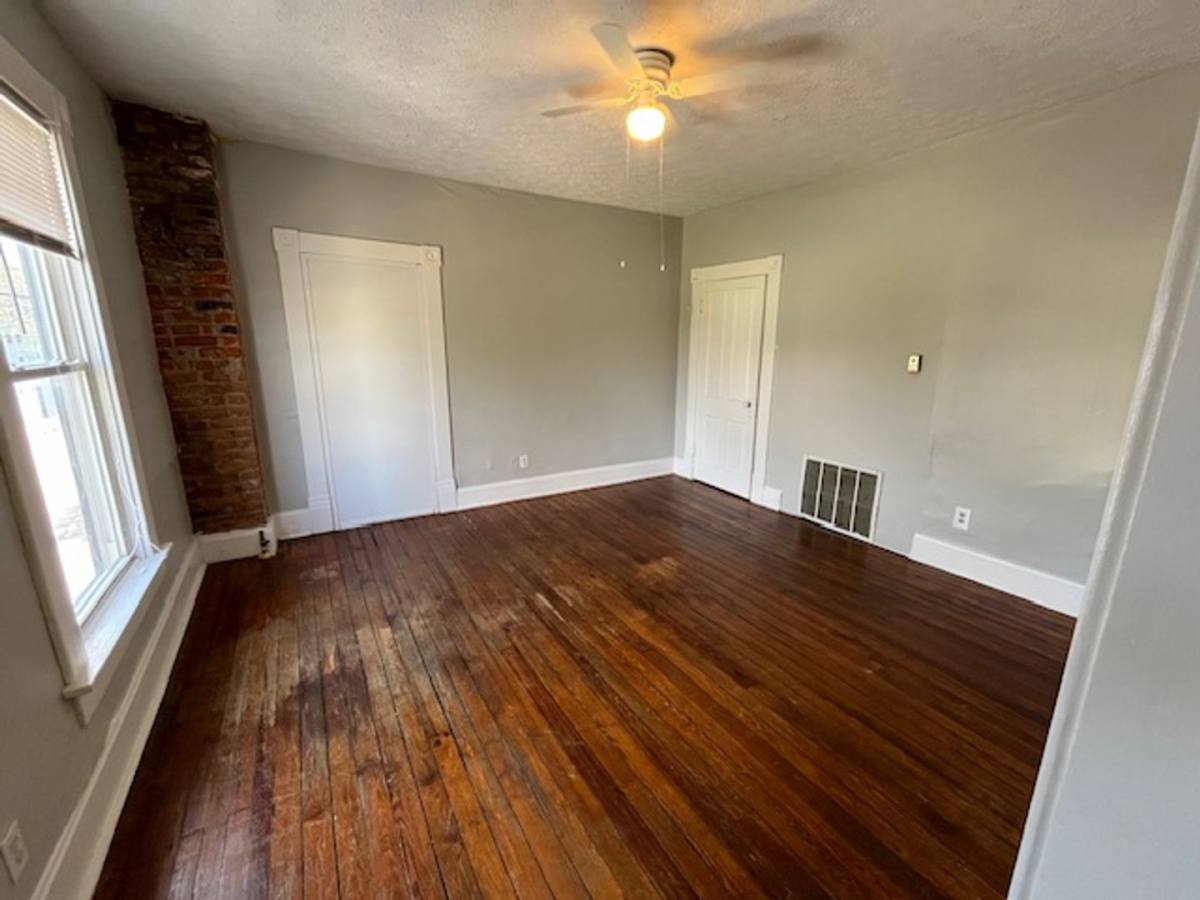 Apartment for rent at 76 Innis Ave, Columbus, OH 43207