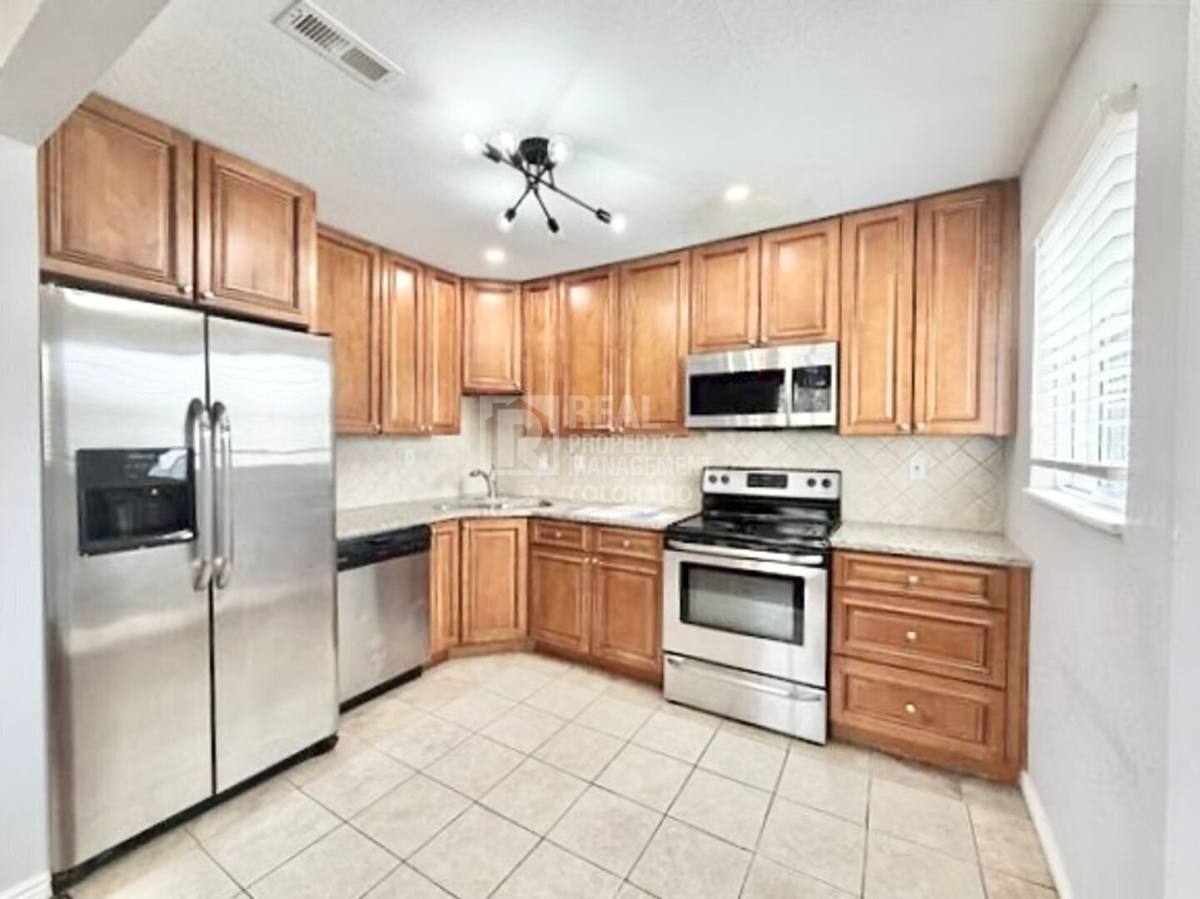1037 Wheeling St, Aurora, CO 80011 - House for Rent - Image 2
