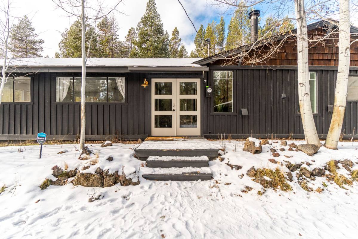 House for rent at 17376 Lively Lane, Bend, OR 97707