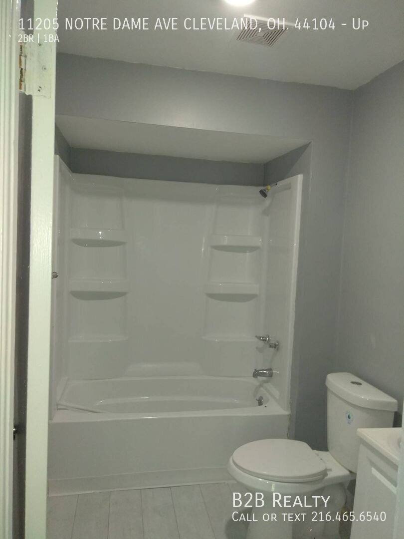 Apartment for rent at 11205 Notre Dame Ave #UP, Cleveland, OH 44104