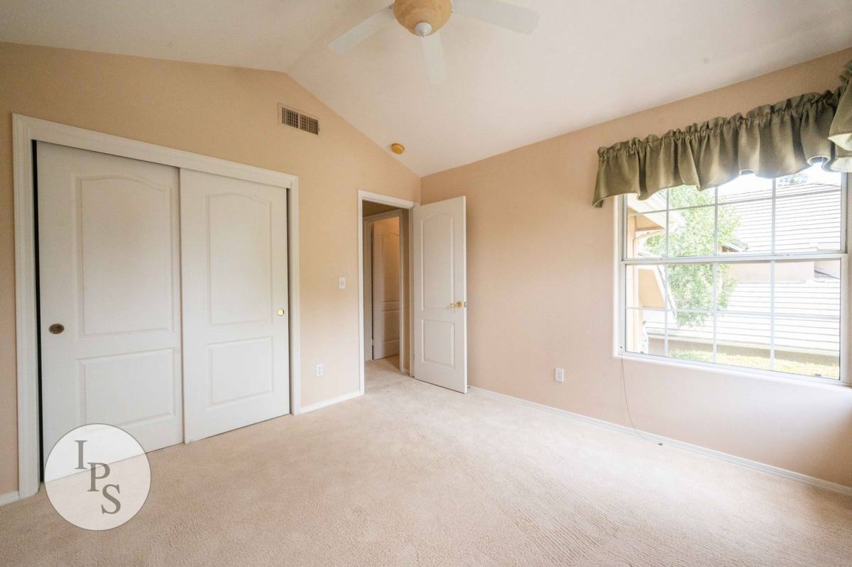 1184 E Province Dr, Fresno, CA 93720 - House for Rent - Image 5