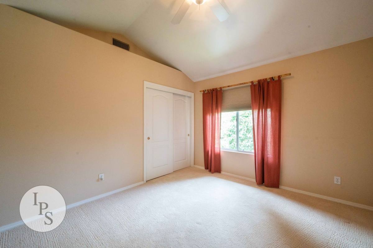 1184 E Province Dr, Fresno, CA 93720 - House for Rent - Image 7
