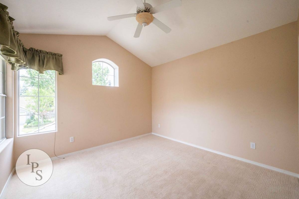 1184 E Province Dr, Fresno, CA 93720 - House for Rent - Image 4