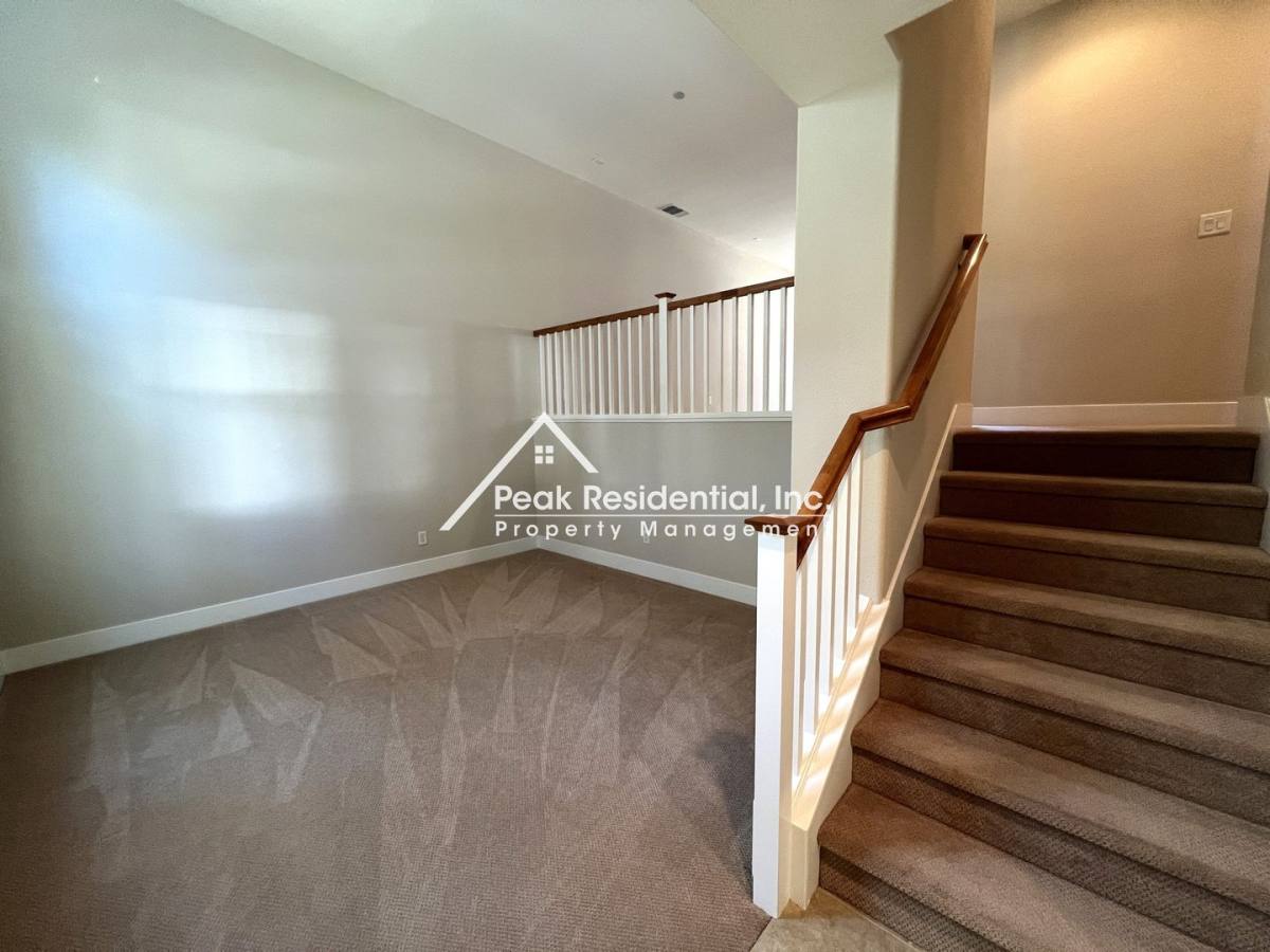 Townhouse for rent at 404 17th St, Sacramento, CA 95811
