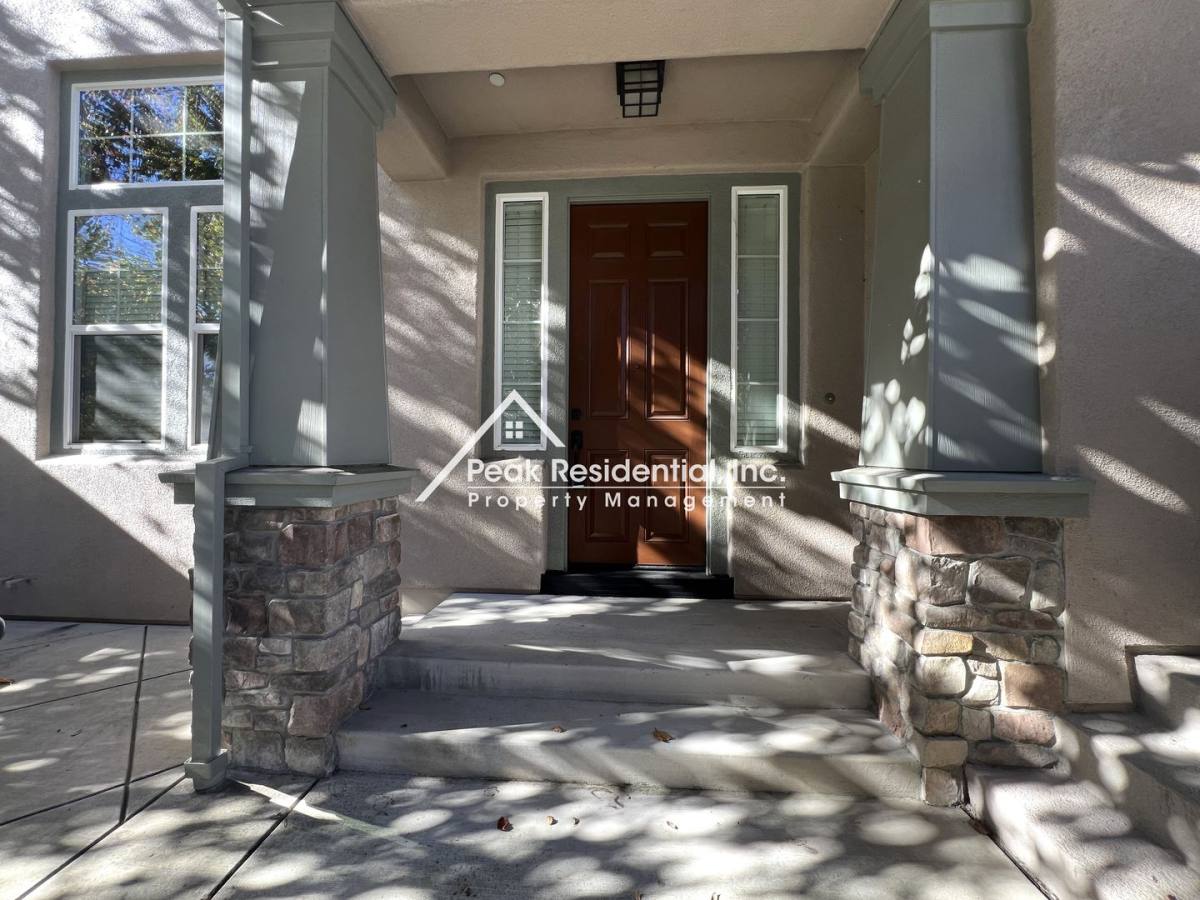 Townhouse for rent at 404 17th St, Sacramento, CA 95811