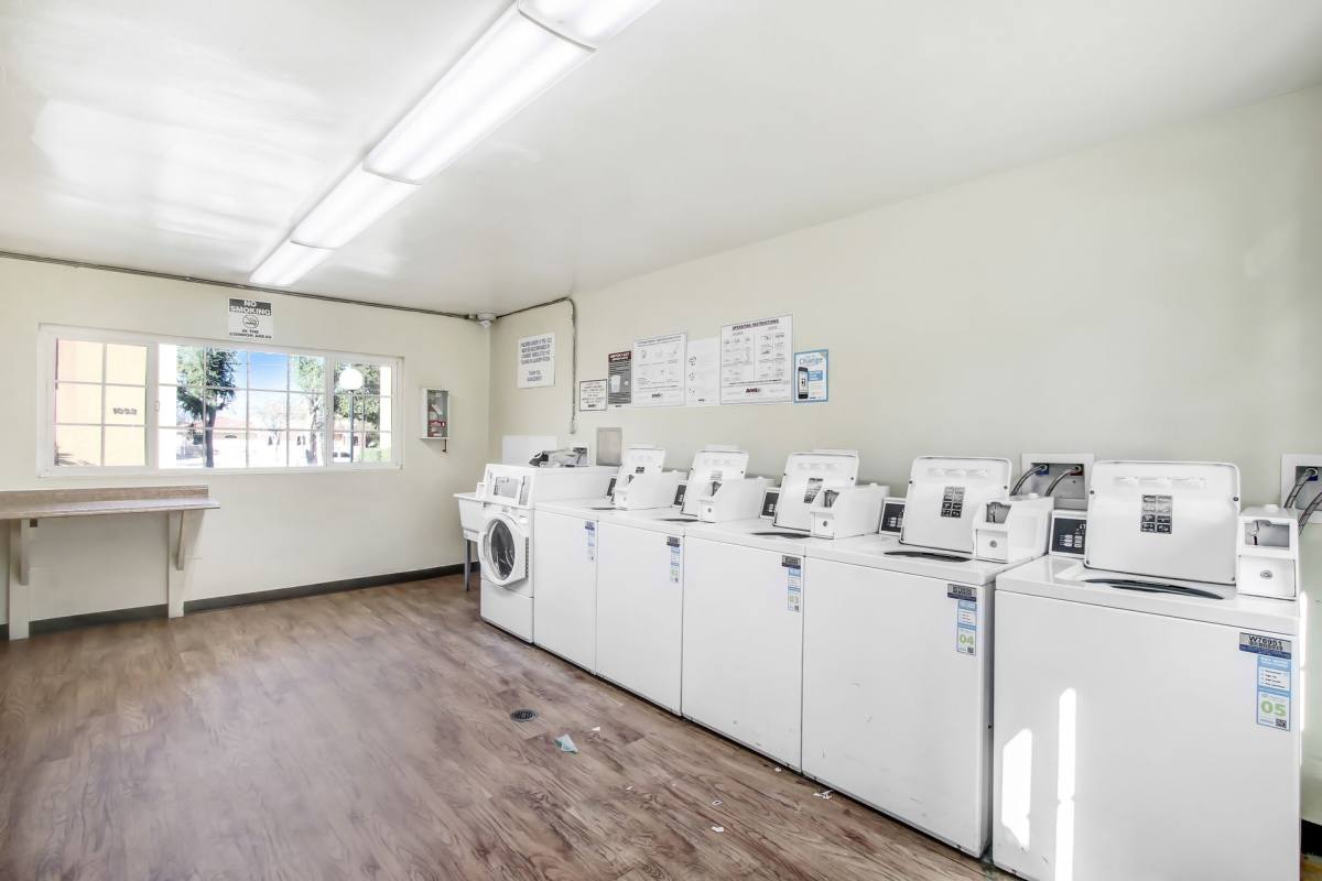 Apartment for rent at 1066 N Orange St, Riverside, CA 92501