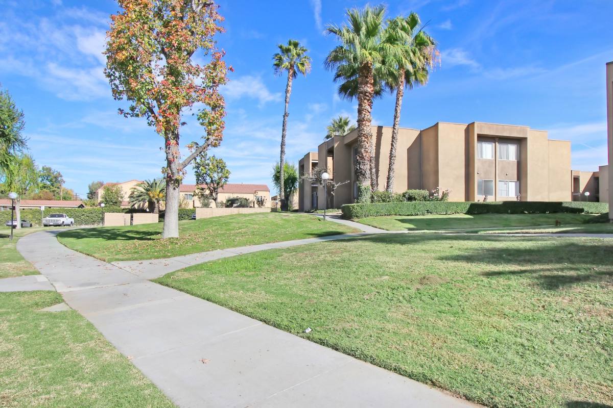 Apartment for rent at 1066 N Orange St, Riverside, CA 92501
