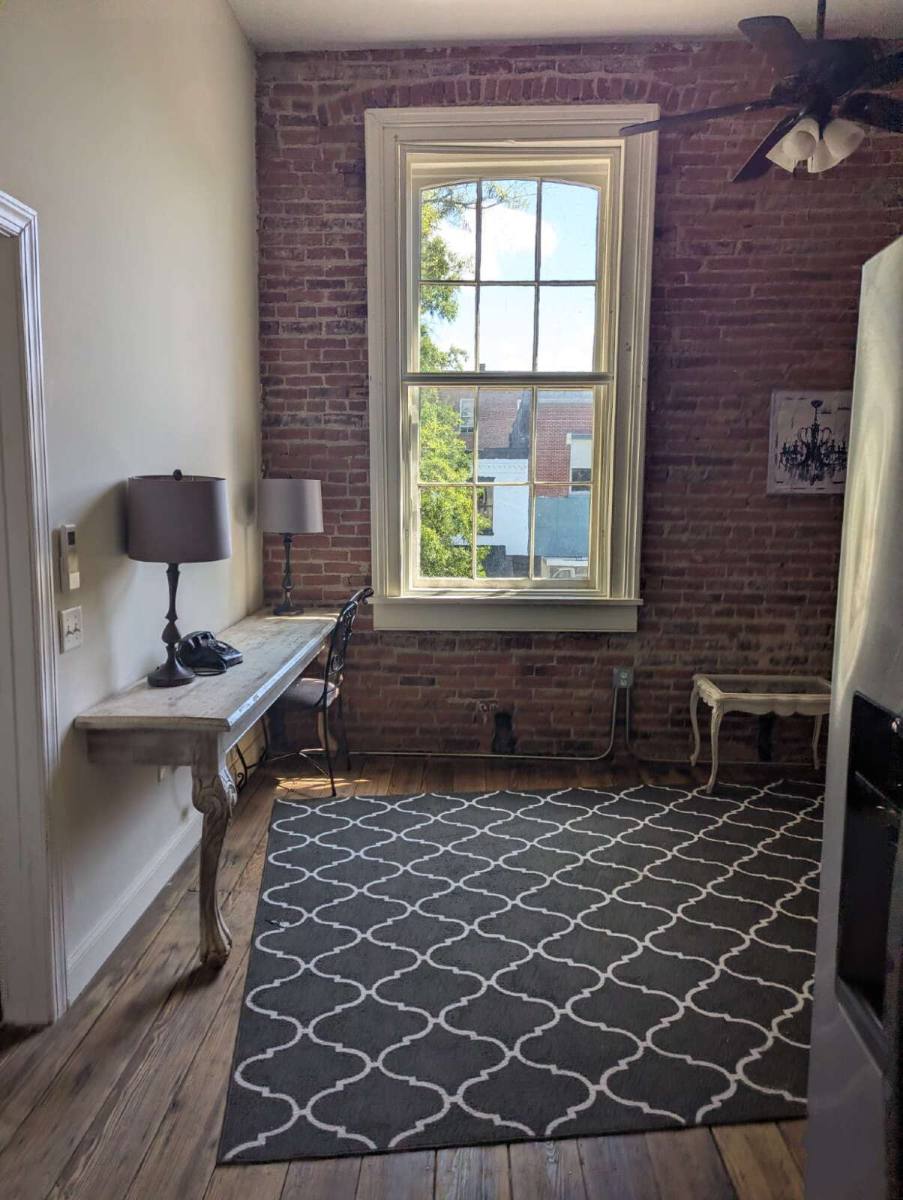 Apartment for rent at 107 S Wayne St #4, Milledgeville, GA 31061