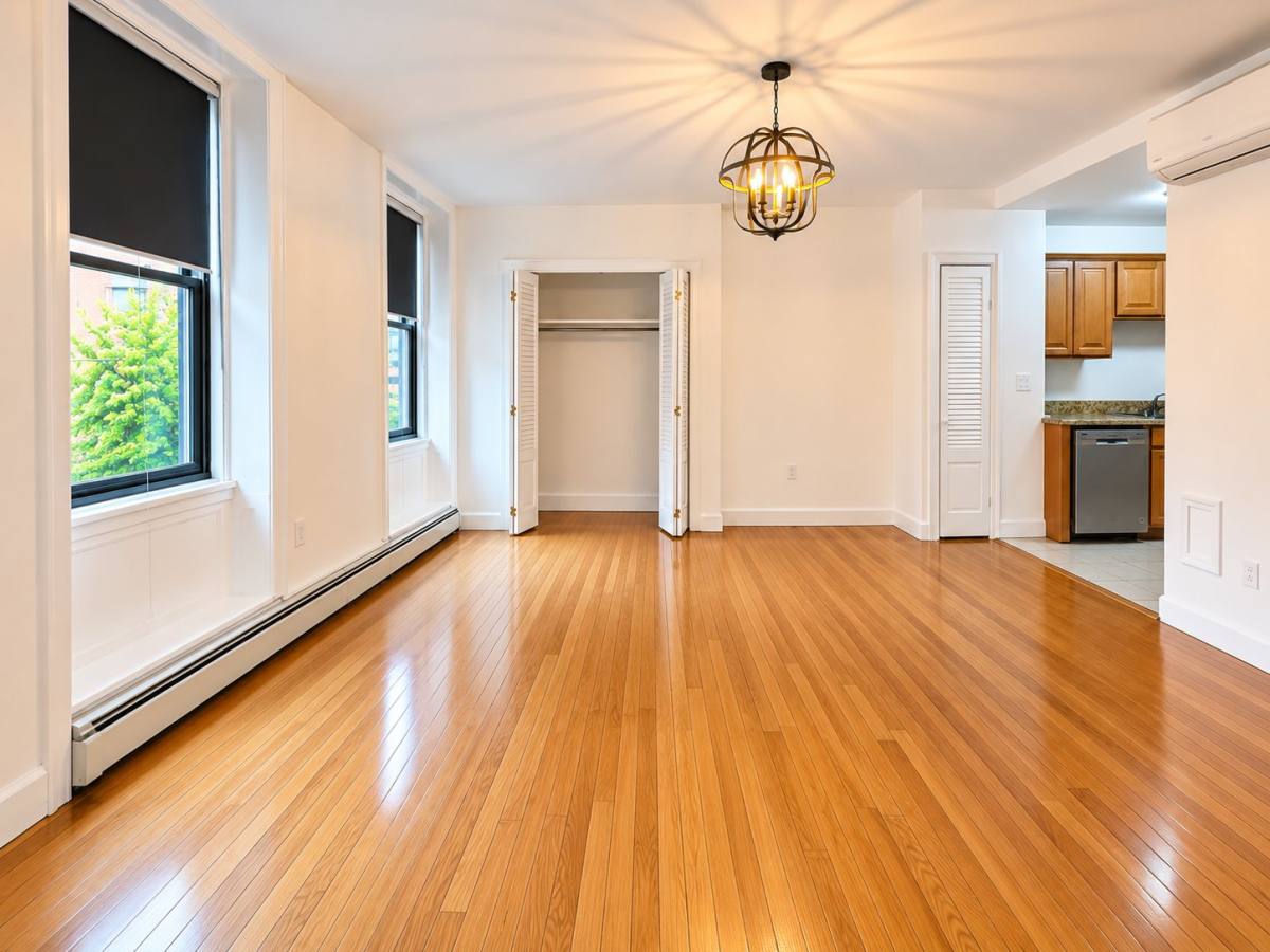 Apartment for rent at 87 Columbia St #2F, Albany, NY 12210
