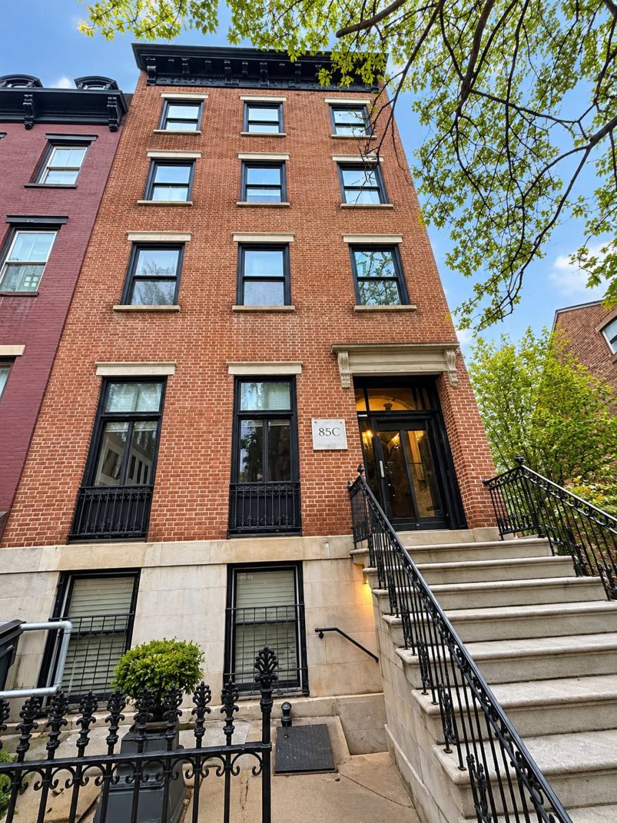 Apartment for rent at 87 Columbia St #2F, Albany, NY 12210