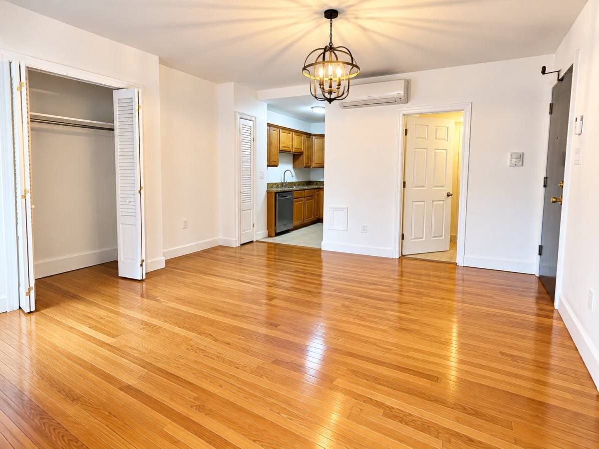 Apartment for rent at 87 Columbia St #2F, Albany, NY 12210