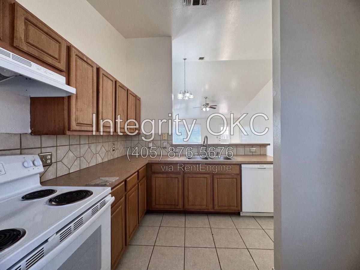 House for rent at 2929 Fennel Rd, Oklahoma City, OK 73128