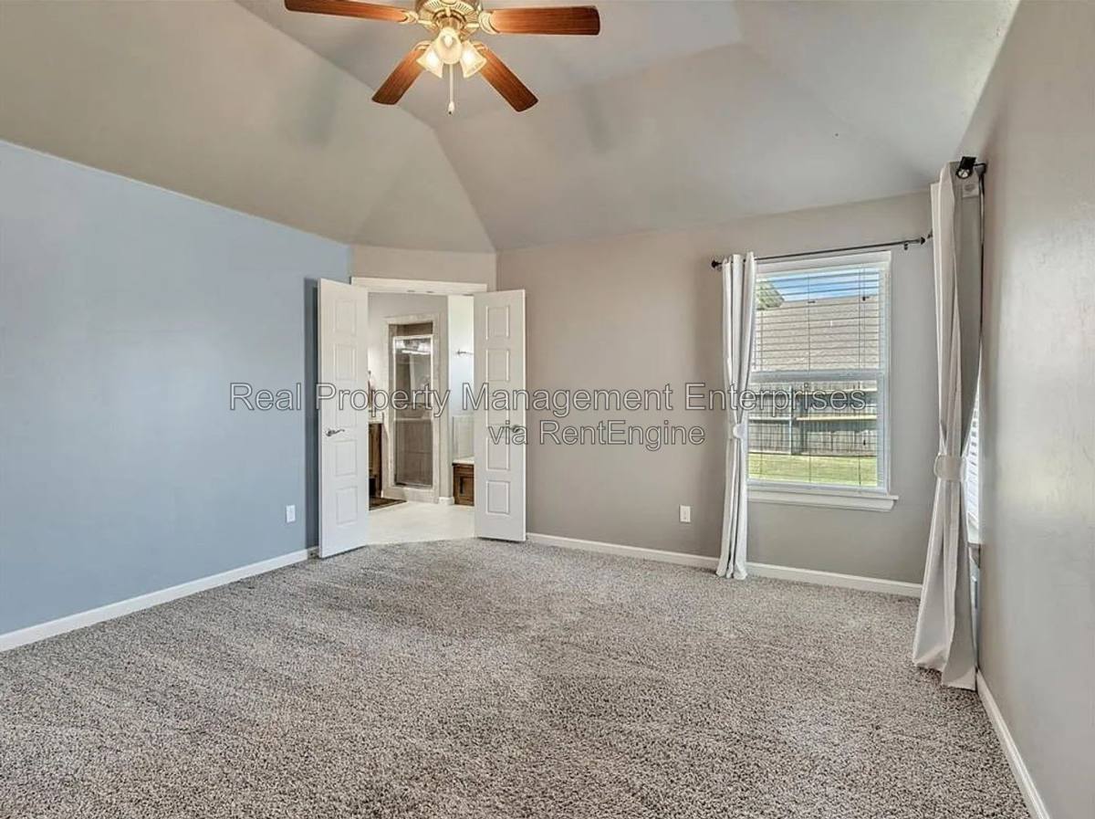 8317 NW 138th Circle, Oklahoma City, OK 73142 - House for Rent - Image 13