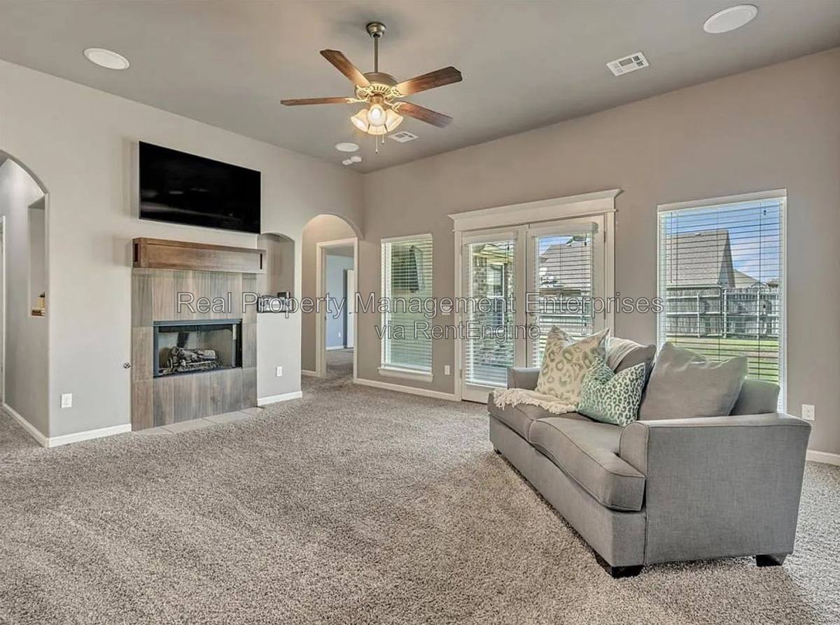 8317 NW 138th Circle, Oklahoma City, OK 73142 - House for Rent - Image 10