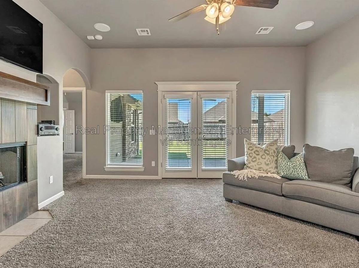 8317 NW 138th Circle, Oklahoma City, OK 73142 - House for Rent - Image 9