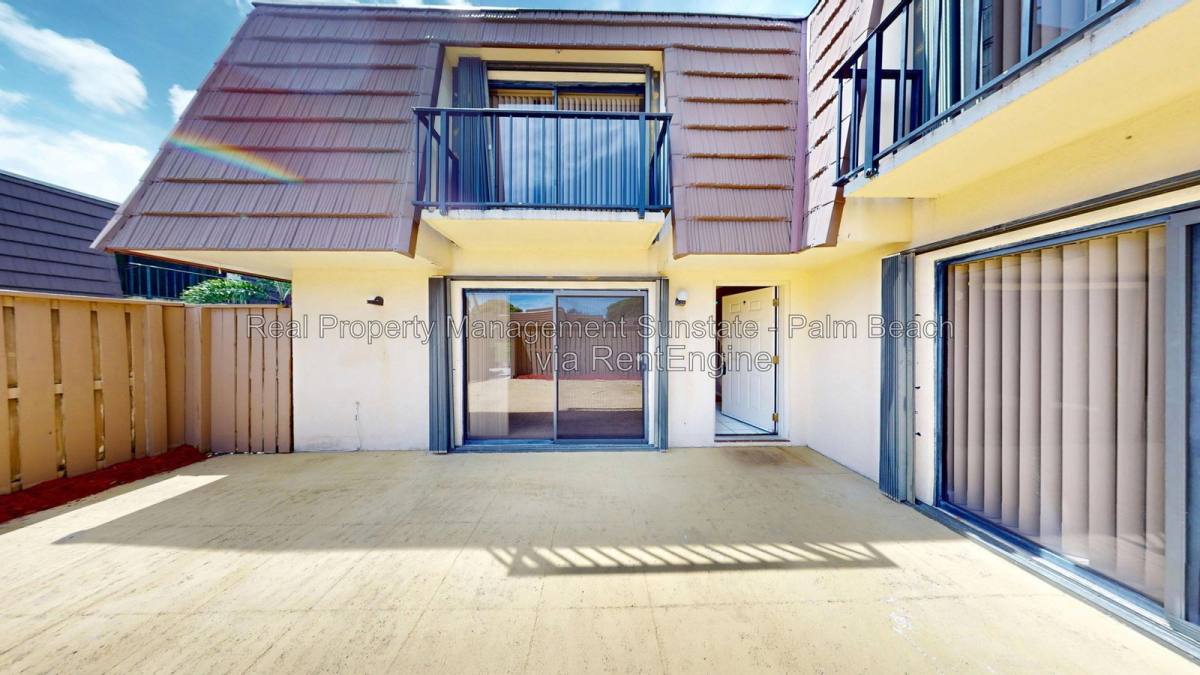 Townhouse for rent at 1118 11th Court, Palm Beach Gardens, FL 33410