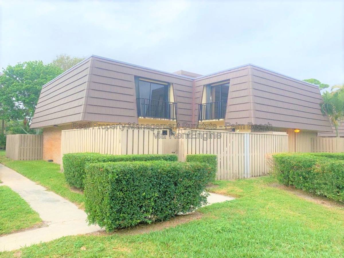 Townhouse for rent at 1118 11th Court, Palm Beach Gardens, FL 33410