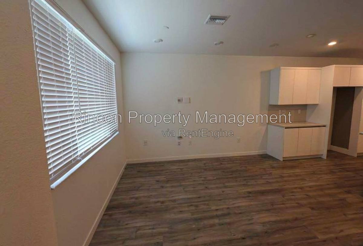 Apartment for rent at 2406 Haley Point Dr #102, Ventura, CA 93003