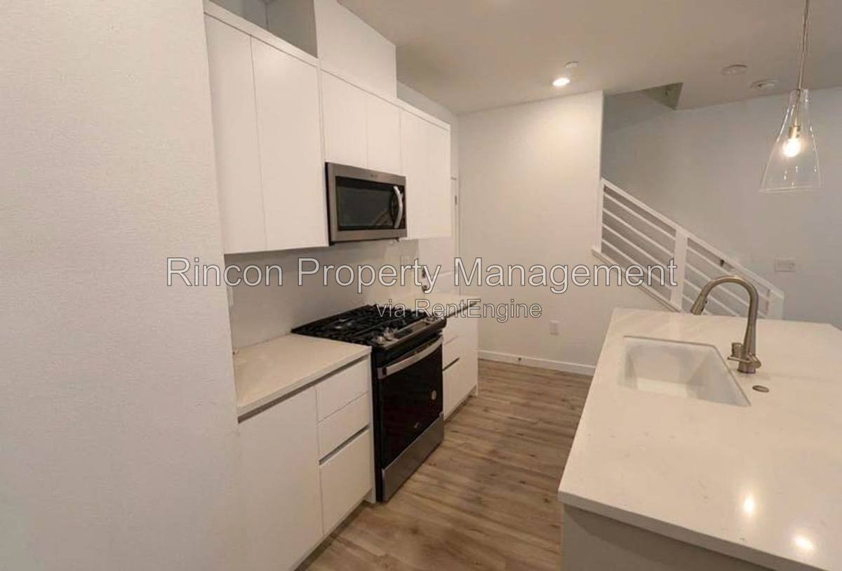 Apartment for rent at 2406 Haley Point Dr #102, Ventura, CA 93003