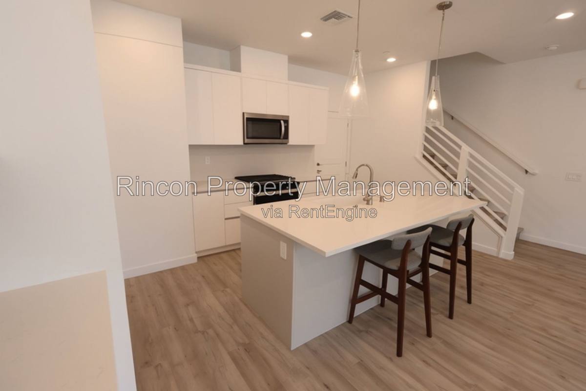 Apartment for rent at 2406 Haley Point Dr #102, Ventura, CA 93003