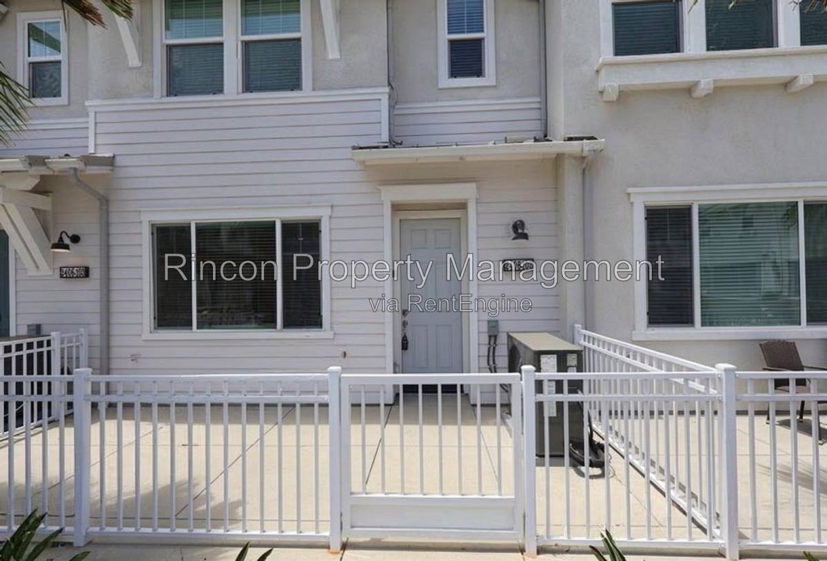 Apartment for rent at 2406 Haley Point Dr #102, Ventura, CA 93003