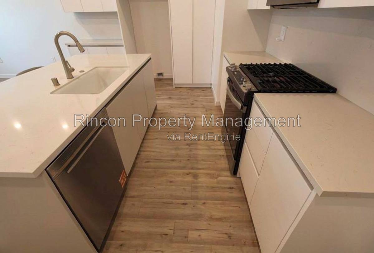 Apartment for rent at 2406 Haley Point Dr #102, Ventura, CA 93003