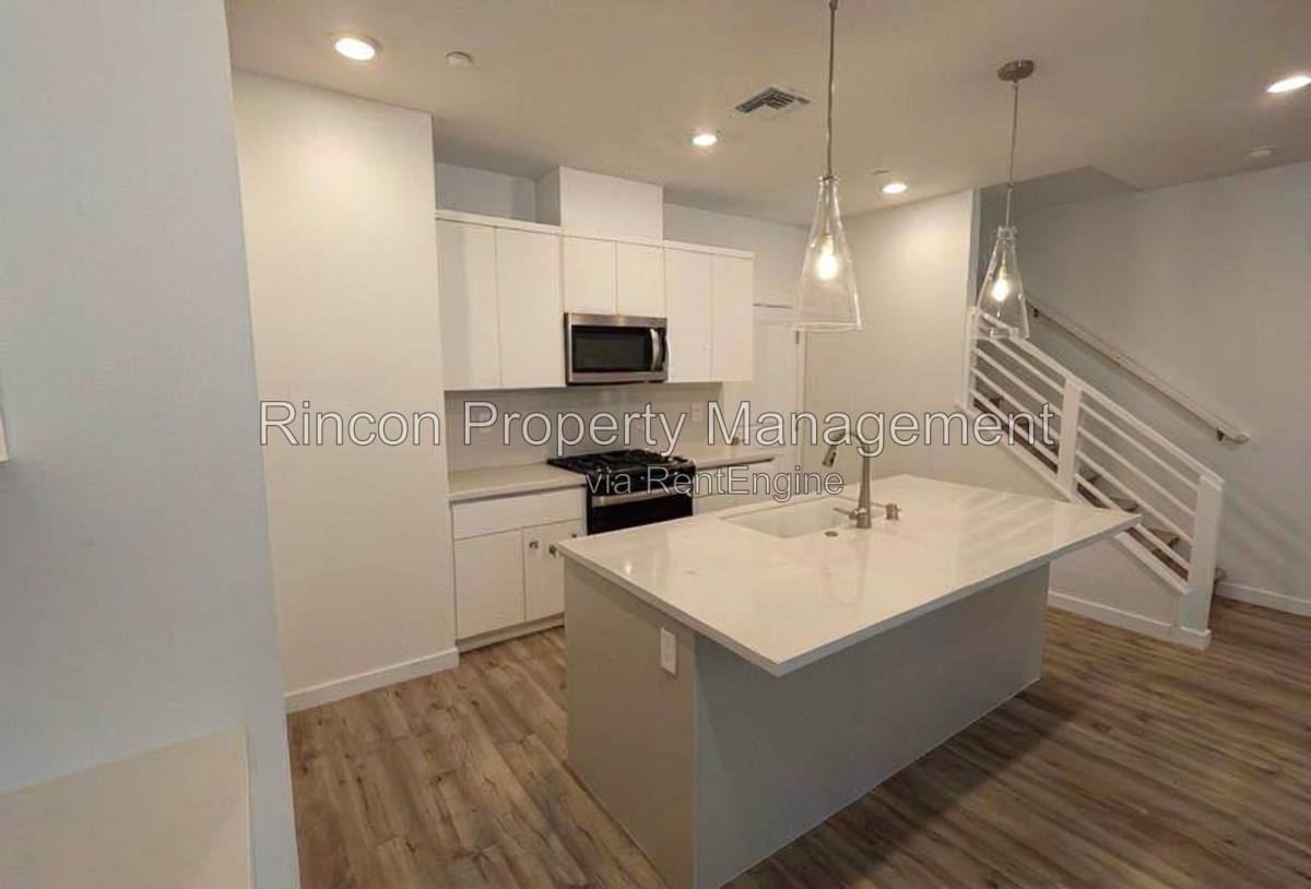 Apartment for rent at 2406 Haley Point Dr #102, Ventura, CA 93003