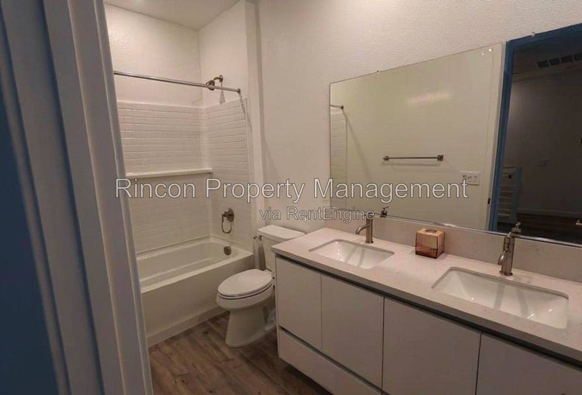 Apartment for rent at 2406 Haley Point Dr #102, Ventura, CA 93003