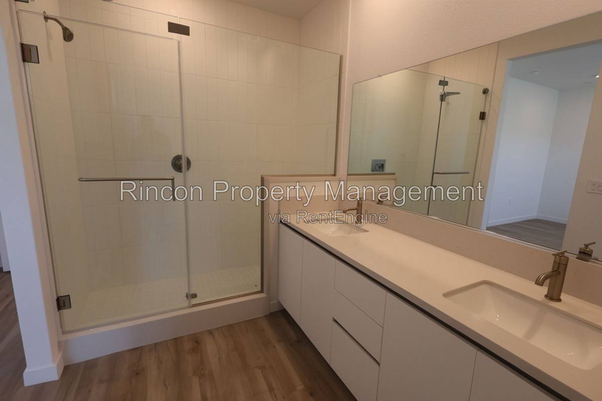 Apartment for rent at 2406 Haley Point Dr #102, Ventura, CA 93003