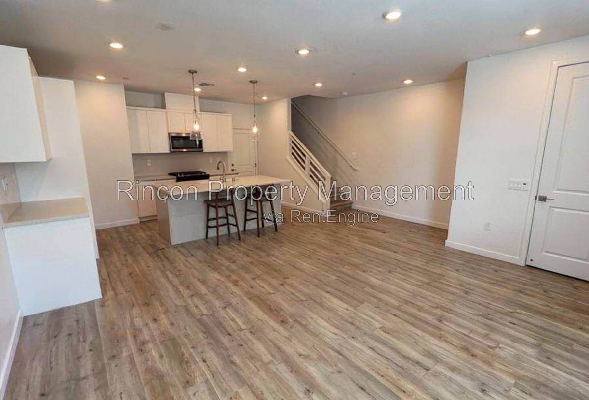 Apartment for rent at 2406 Haley Point Dr #102, Ventura, CA 93003