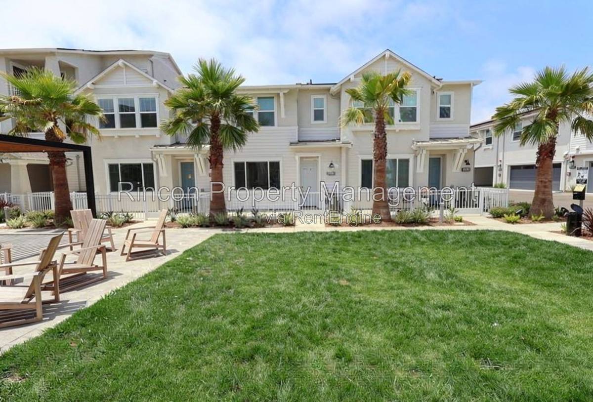 Apartment for rent at 2406 Haley Point Dr #102, Ventura, CA 93003