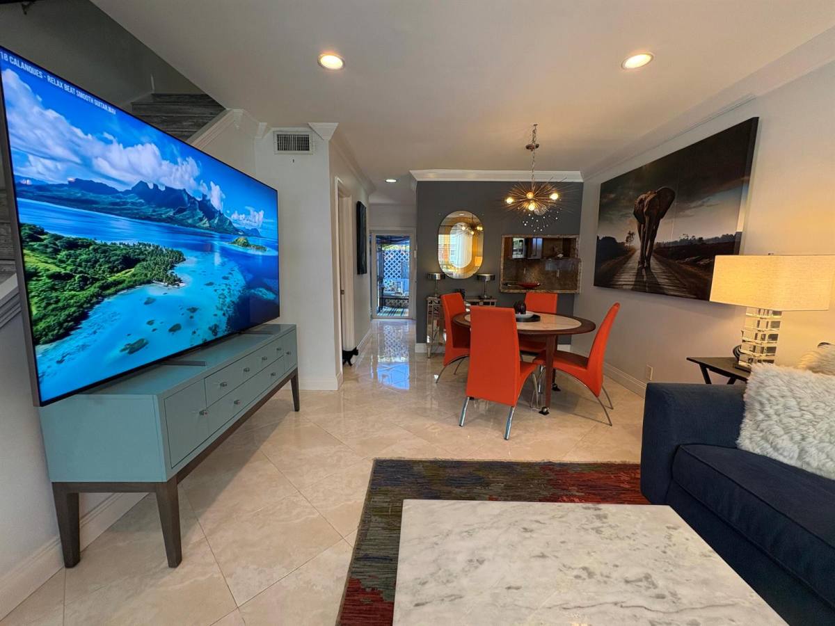 Townhouse for rent at 113 NE 20th Court #4G, Fort Lauderdale, FL 33305