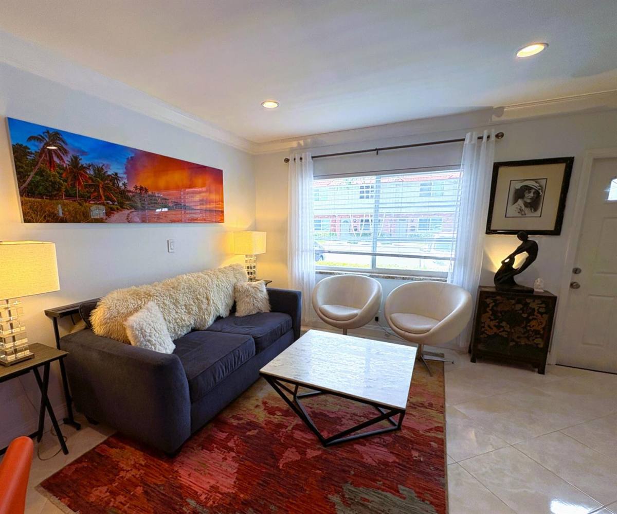 Townhouse for rent at 113 NE 20th Court #4G, Fort Lauderdale, FL 33305
