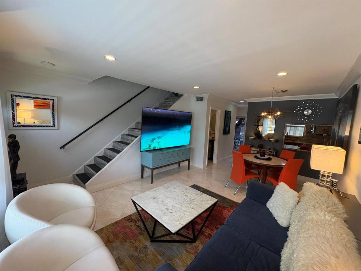 Townhouse for rent at 113 NE 20th Court #4G, Fort Lauderdale, FL 33305