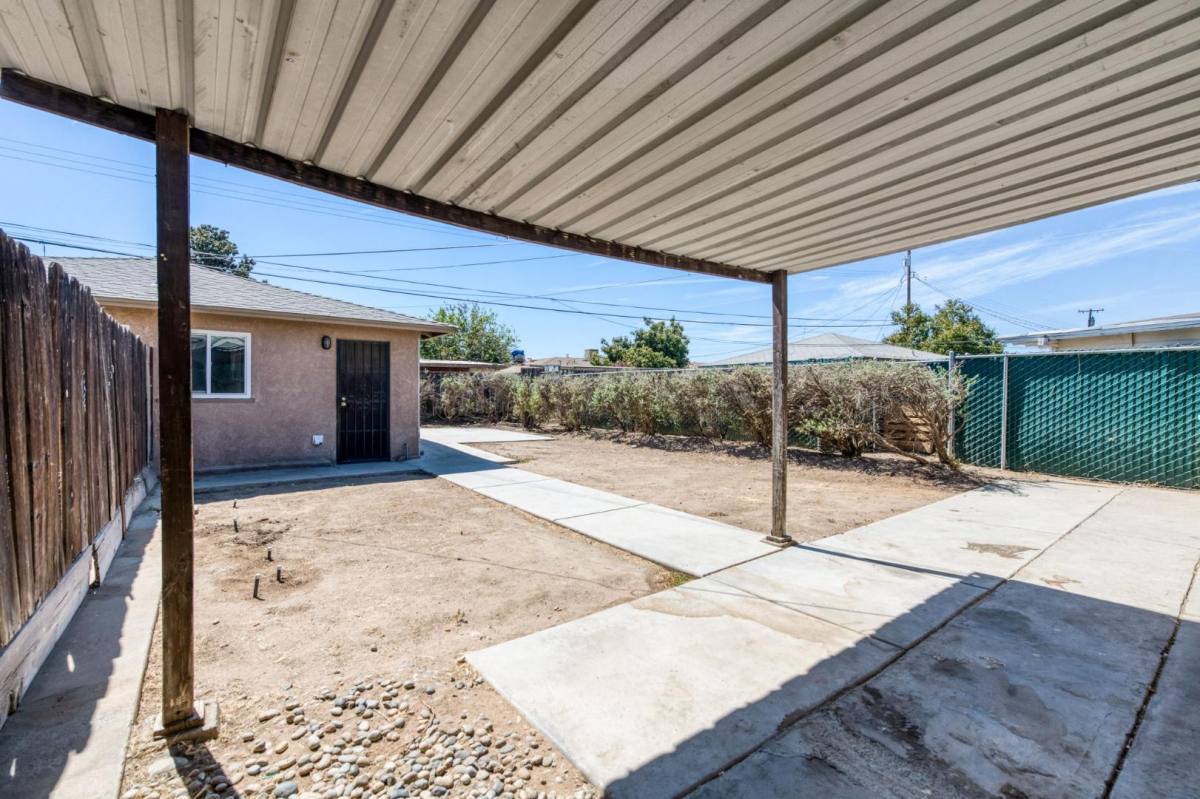 3494-3496 E Terrace Ave #3494-1, Fresno, CA 93703 - Apartment for Rent - Image 12