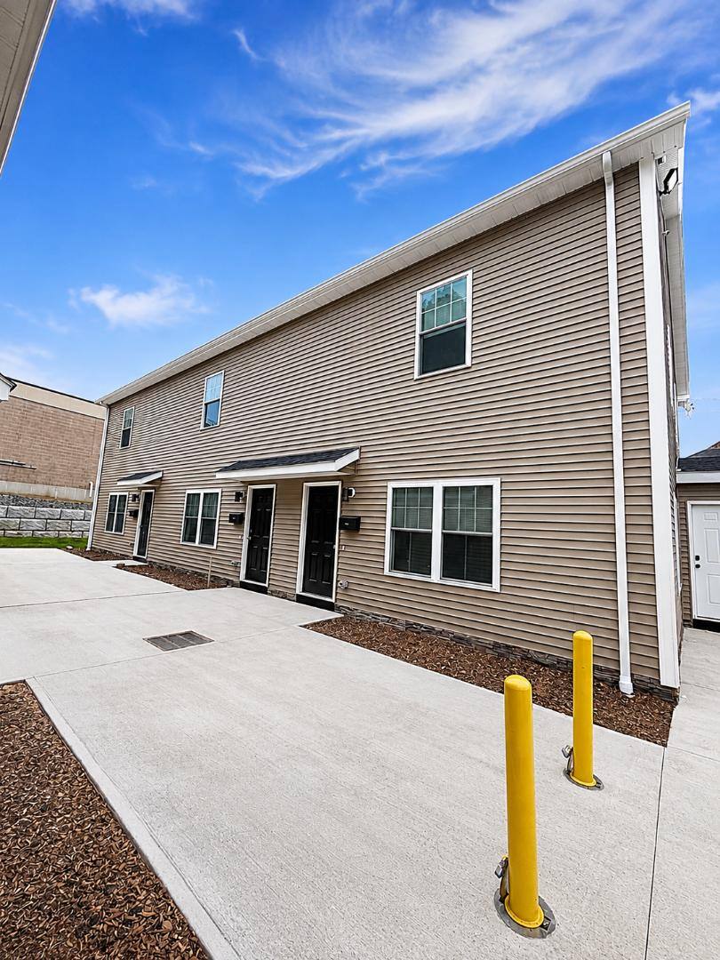 Townhouse for rent at 20 Gridley St #101, Bristol, CT 06010