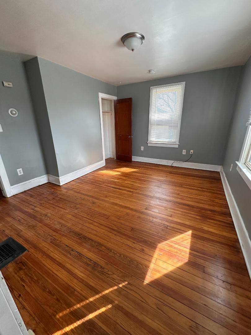 Apartment for rent at 503 N Delaware St #3, Paulsboro, NJ 08066
