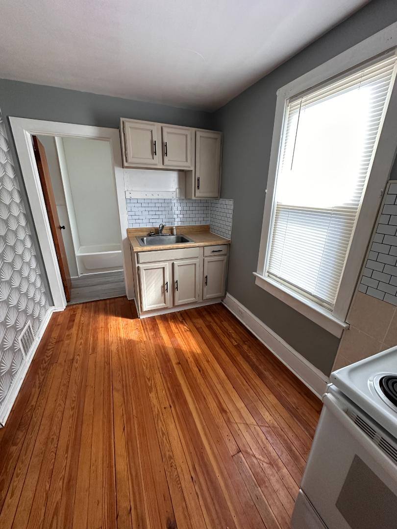 Apartment for rent at 503 N Delaware St #3, Paulsboro, NJ 08066