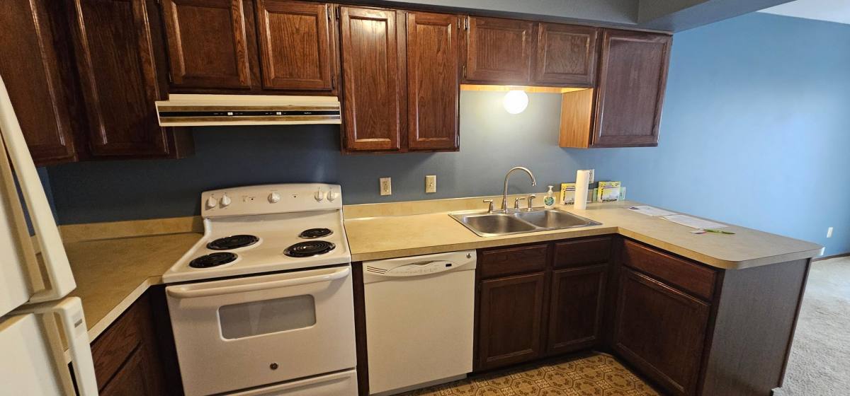 Townhouse for rent at 2870 Castleford Court, St. Paul, MN 55125
