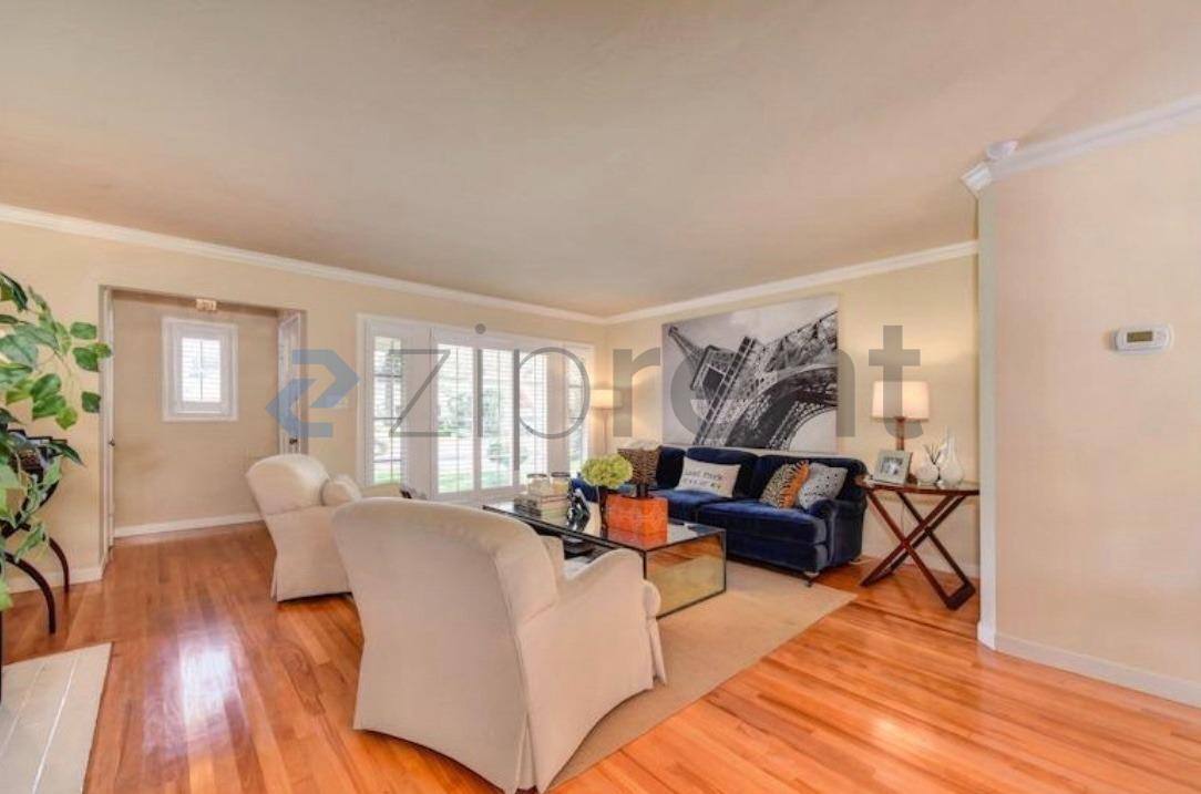 House for rent at 2648 Land Park Dr, Sacramento, CA 95818