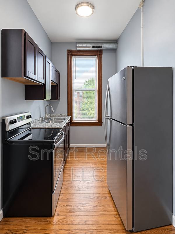 Apartment for rent at 3420 Dunnica Ave #2F, St. Louis, MO 63118