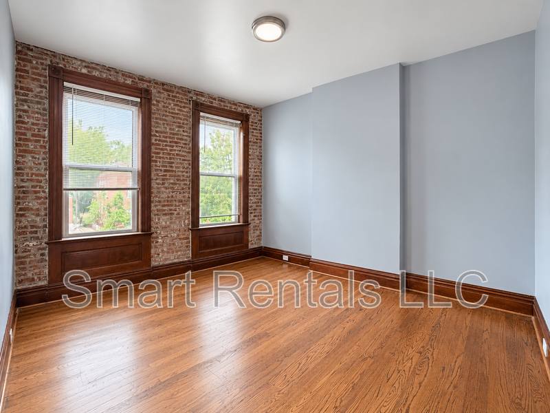 Apartment for rent at 3420 Dunnica Ave #2F, St. Louis, MO 63118
