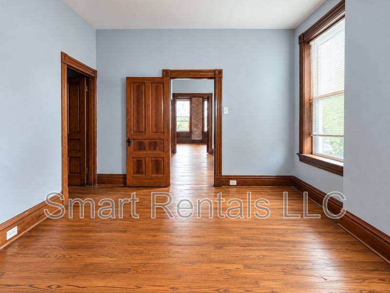 Apartment for rent at 3420 Dunnica Ave #2F, St. Louis, MO 63118