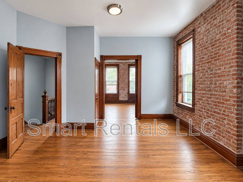 Apartment for rent at 3420 Dunnica Ave #2F, St. Louis, MO 63118