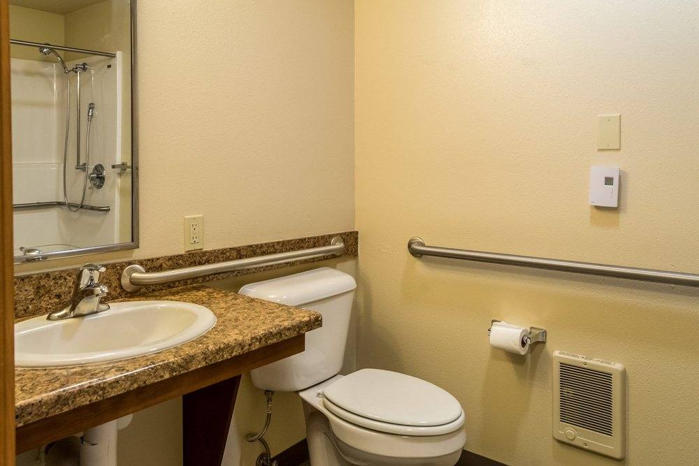 Apartment for rent at 410 NE Oak St, Madras, OR 97741