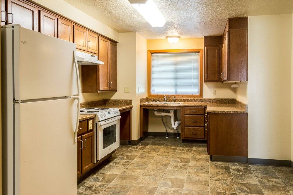 Apartment for rent at 410 NE Oak St, Madras, OR 97741