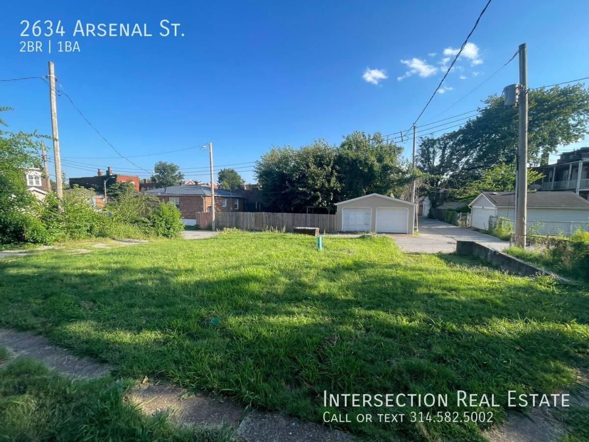 Townhouse for rent at 2634 Arsenal St, St. Louis, MO 63118